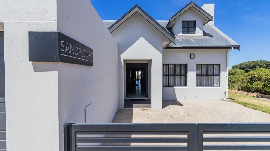 4 Bedroom Property for Sale in Grotto Bay Western Cape